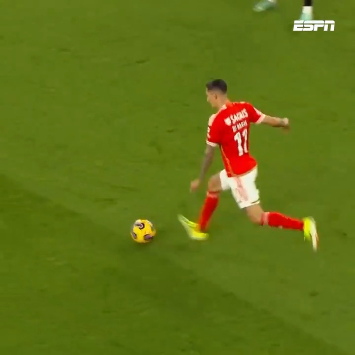 Wát een assist van Orkun Kökcü! 🅰️😉