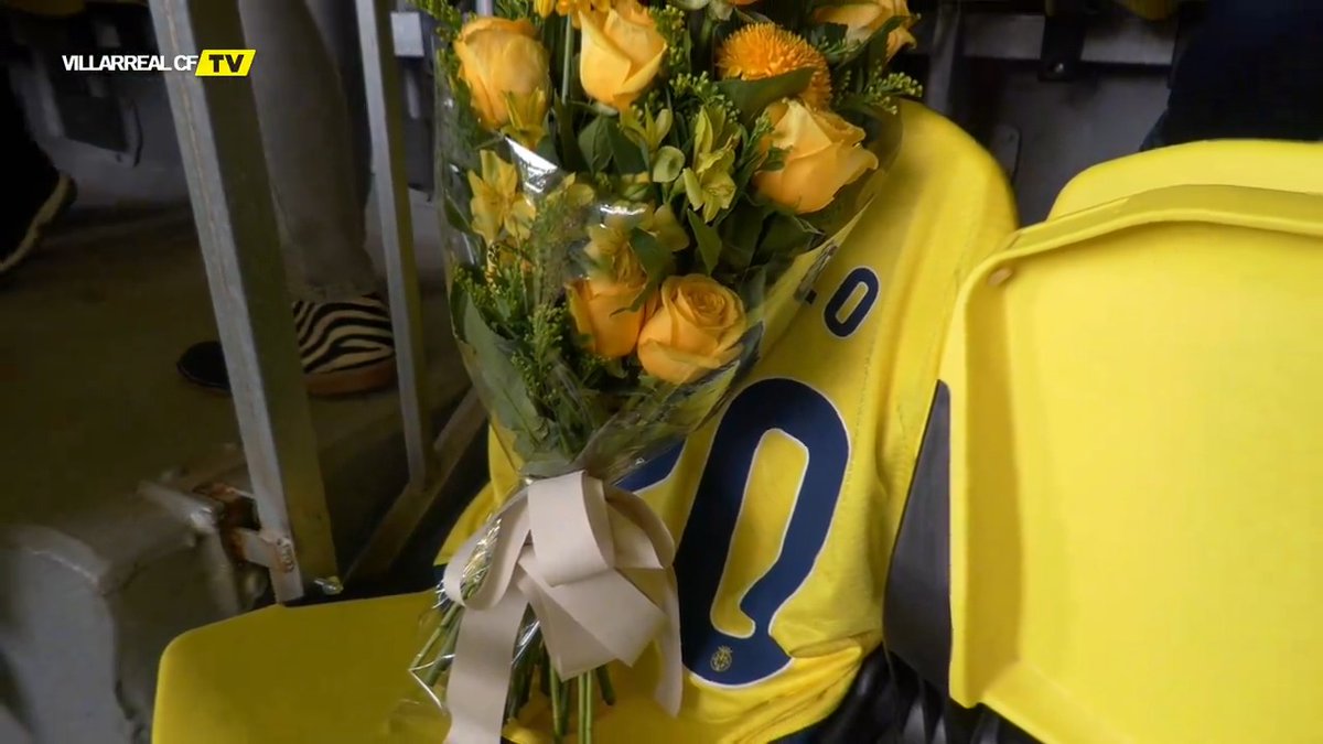 DEP, Pablo 💐 El club rinde homenaje en la previa del #VillarrealRCDMallorca al fallecido Pablo Pitarch, coordinador de la escuela de fútbol del Submarino.