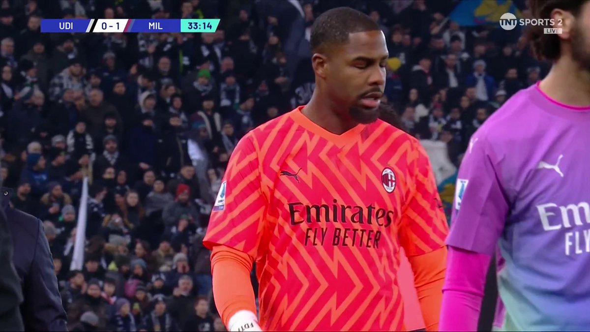 Mike Maignan and his AC Milan team-mates walked off the pitch briefly following abuse directed at the goalkeeper from the stands. We all are with you, Mike! ❤️
