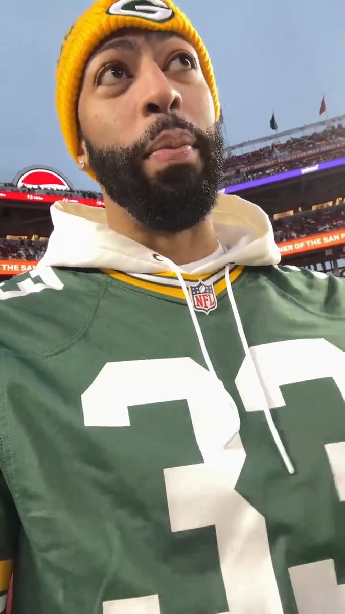 "Go Pack Go" from Anthony Davis and D'Angelo Russell 🟢 📺: #GBvsSF -- 8:15pm ET on FOX 📱: Stream on #NFLPlus