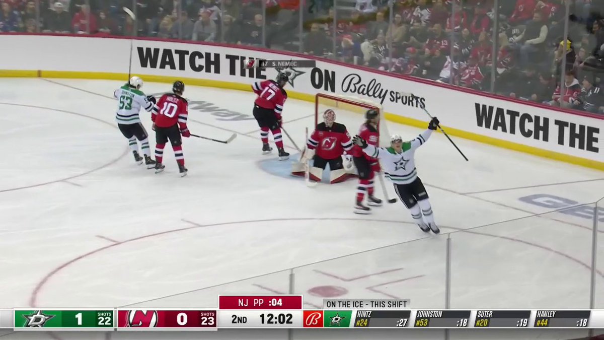 Roope Hintz with a shorthanded beauty for the Dallas Stars! 🤩