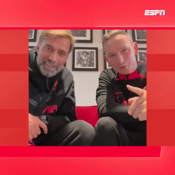 Jürgen Klopp 🤝 Henk de Jong 'Bescheiden' Henk de Jong is van plan in te gaan op de uitnodiging van de Liverpool-manager.