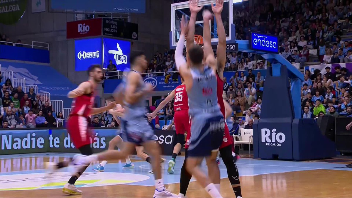 😤 𝘾𝙊𝙉𝙏𝙍𝘼 𝙏𝙊𝘿𝙊 𝙔 𝘾𝙊𝙉𝙏𝙍𝘼 𝙏𝙊𝘿𝙊𝙎 ¡Vaya TRIPLAZO se ha sacado de la manga Stefan Momirov! 📺 Basket en Movistar Plus | #ListosParaRomperla #LigaEndesa | Río Breogán