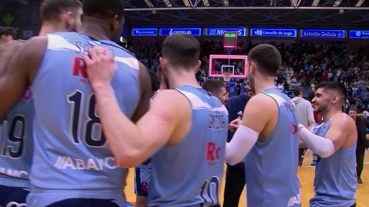 🩵 El Pazo deseaba este triunfo del Río Río Breogán... y el Pazo lo celebró como se merecía. ¡Se desata la 𝘼𝙇𝙀𝙂𝙍𝙄́𝘼 en Lugo! 📺 Basket en Movistar Plus | #ListosParaRomperla #LigaEndesa