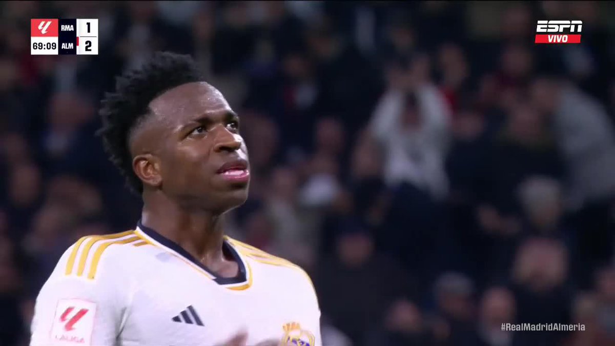 ¿¿Hombro o brazo de Vinicius??