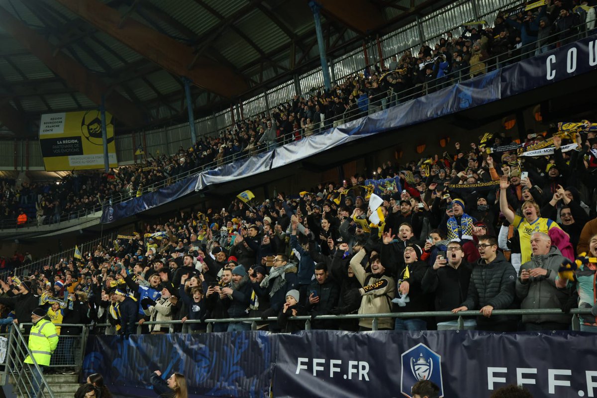 🔊 𝑴𝒆𝒕𝒕𝒆𝒛 𝒍𝒆 𝒔𝒐𝒏 𝒆𝒕 𝒑𝒓𝒐𝒇𝒊𝒕𝒆𝒛… On revient de loin, mais ce qu'il se passe c'est dingue 💛💙 🏆 #FCSMSDR