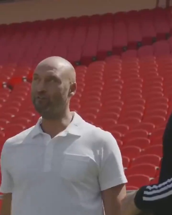 Those sidearm throws from Patrick Mahomes? You can thank Derek Jeter. 😂 📹: FOX Sports