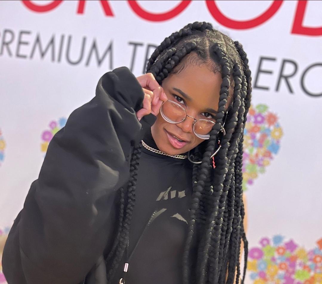Presenting the next installment of our #GroobySpotlight feature: 2024 #BrandAmbassador & superstar 🎀 𝓒𝓵⛅️𝓾𝓭𝔂𝓥𝓲 🎀 👑 Video credit Davekhull