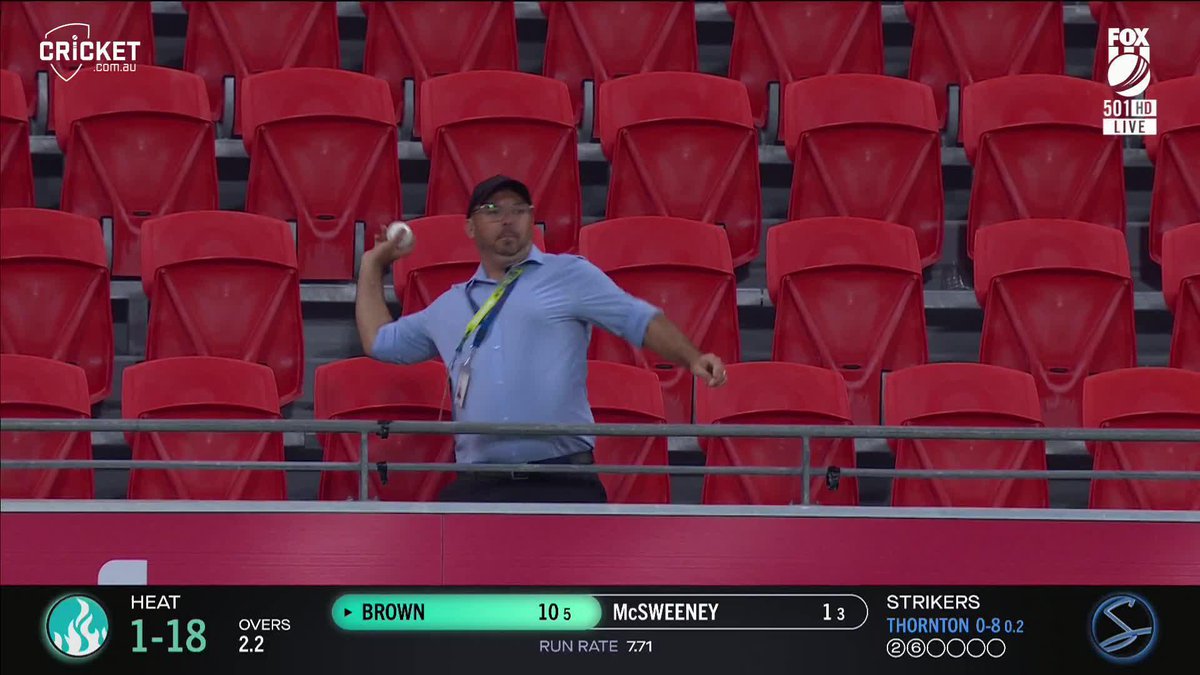 Shoutout to these two for finding the ball for us 😆 #BBL13