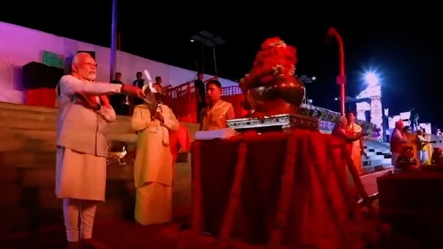 अयोध्या धाम में आज राम लला अपने भव्य मंदिर में विराजमान हुए हैं। इस पुनीत अवसर पर सभी देशवासियों से मेरा आग्रह है कि रामज्योति प्रज्वलित कर अपने घरों में भी उनका स्वागत करें। जय सियाराम! #RamJyoti