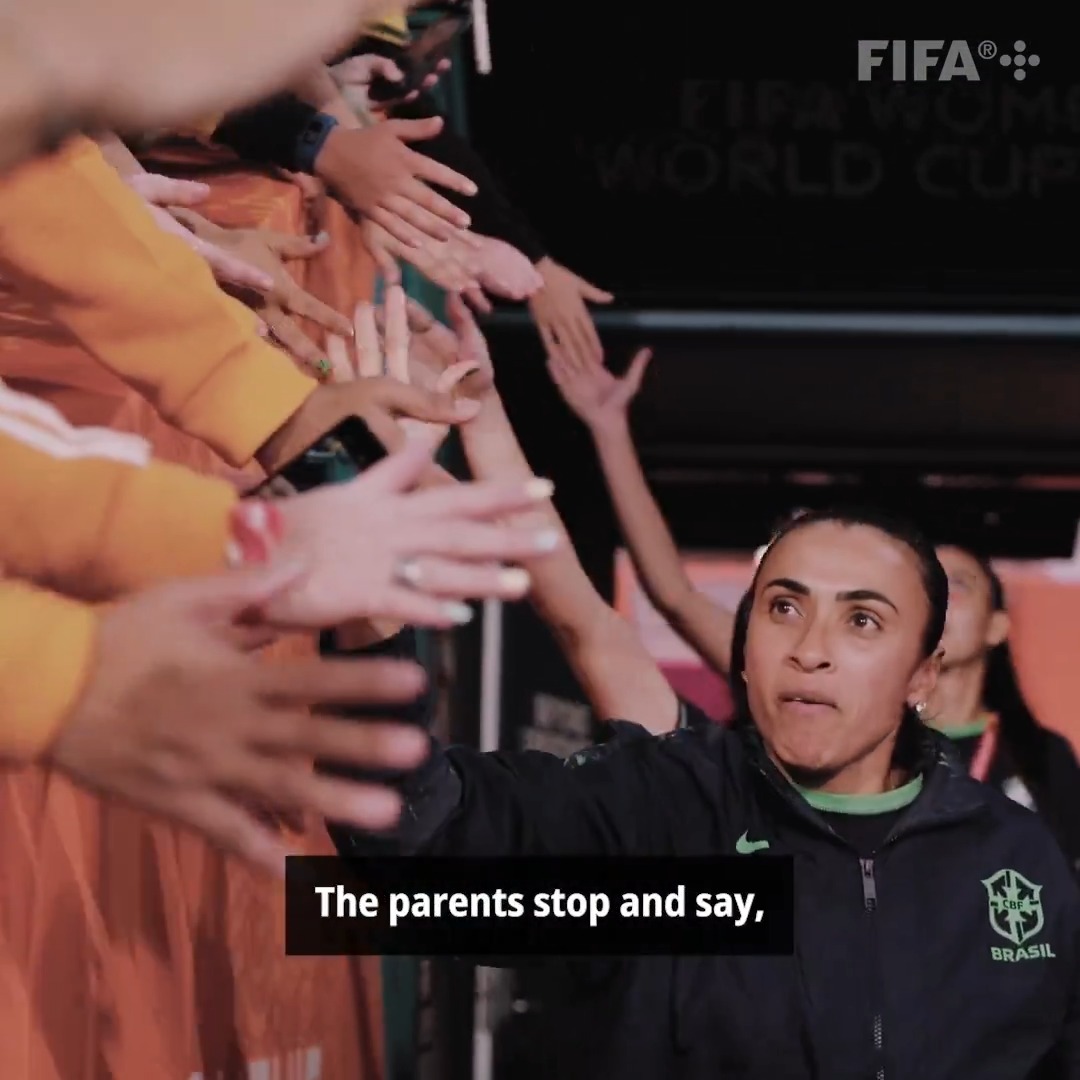 "When I started playing, I didn't have a female idol. Today, we go out on the street and people stop." This is what it means to Marta. 🥹❤