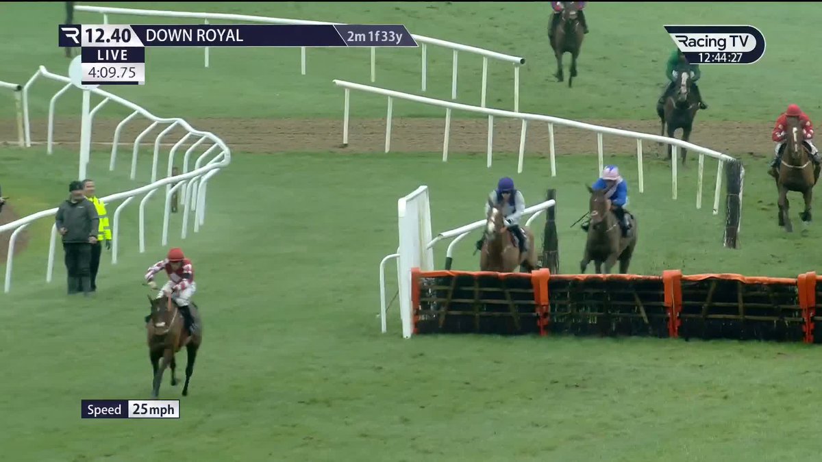 Smart horse 💪 Staffordshire Knot didn't do his backers many favours at the final flight but that aside, he's absolutely bolted up and he has stacks of potential as a jumper 🔴⚪️ That's 4 wins from his last 4 rides for jack kennedy. Gordon Elliott