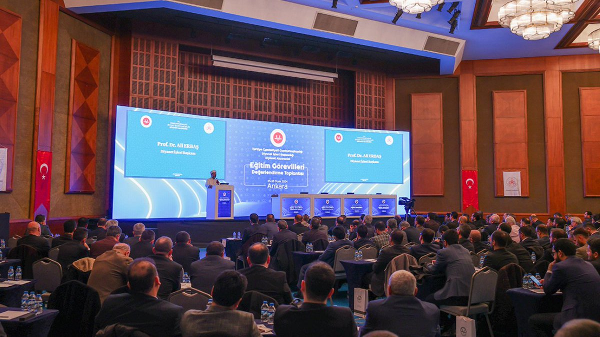 “Her türlü bilginin gelişigüzel paylaşıldığı bir ortamda doğru bilginin, düzenli okumanın ve sistemli eğitimin önemi daha da belirginleşmiştir” Diyanet Akademisi Başkanlığımız tarafından Ankara’da düzenlenen “Eğitim Görevlileri Değerlendirme Toplantısı”na katıldık.