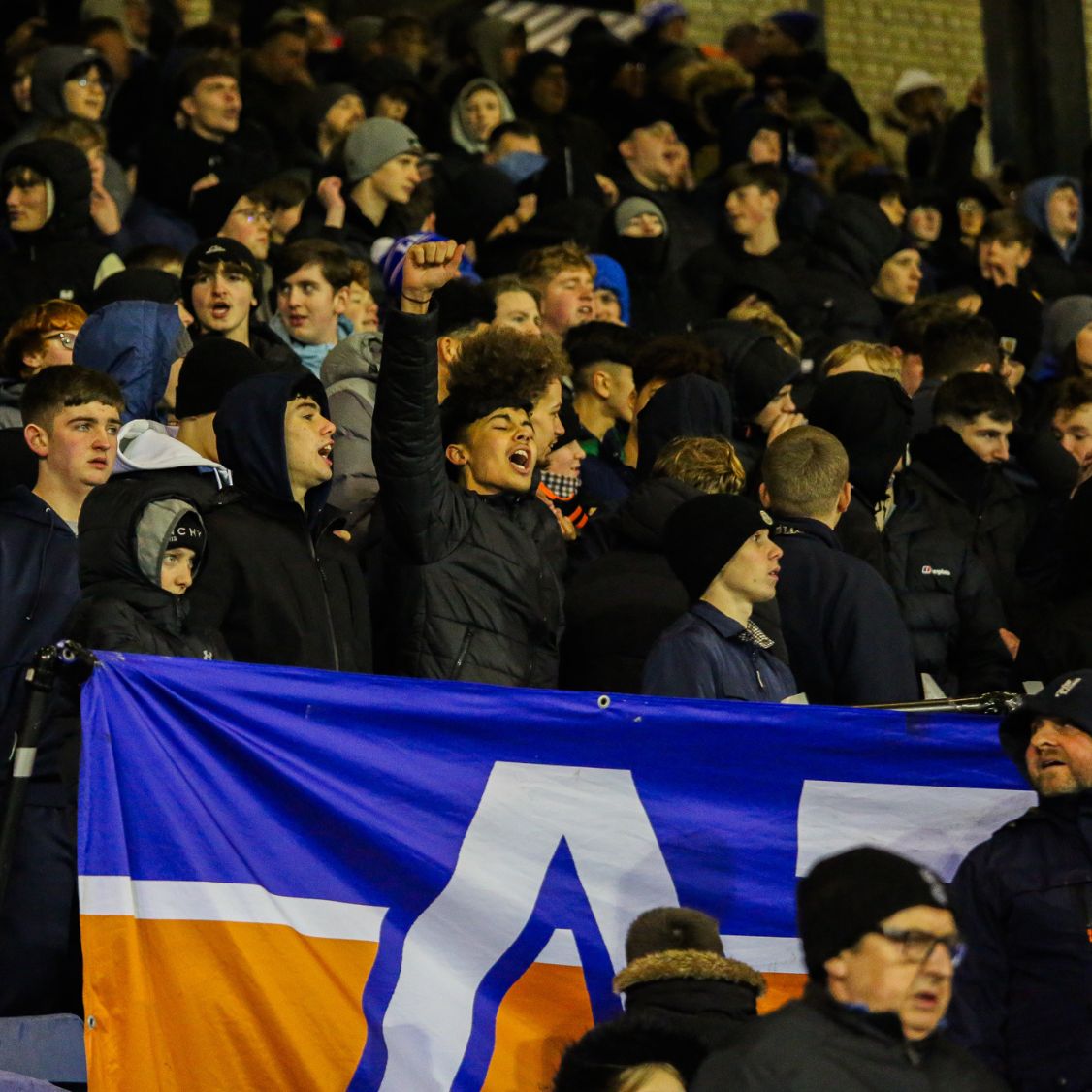 🎶 Blue &amp; White Army! #oafc