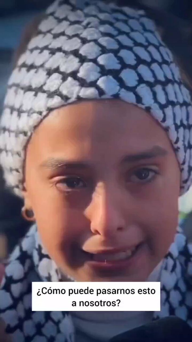 Malditos todos los que hacéis sufrir a esta niña, malditos todos los que miráis hacia otro lado, malditos todos. Estas criaturas se han traumatizado para toda su vida, jamás lo superarán. Si hay algo que me está superando del GENOCIDIO, es el dolor de los niños. Palestina libre 🇵🇸🇵🇸