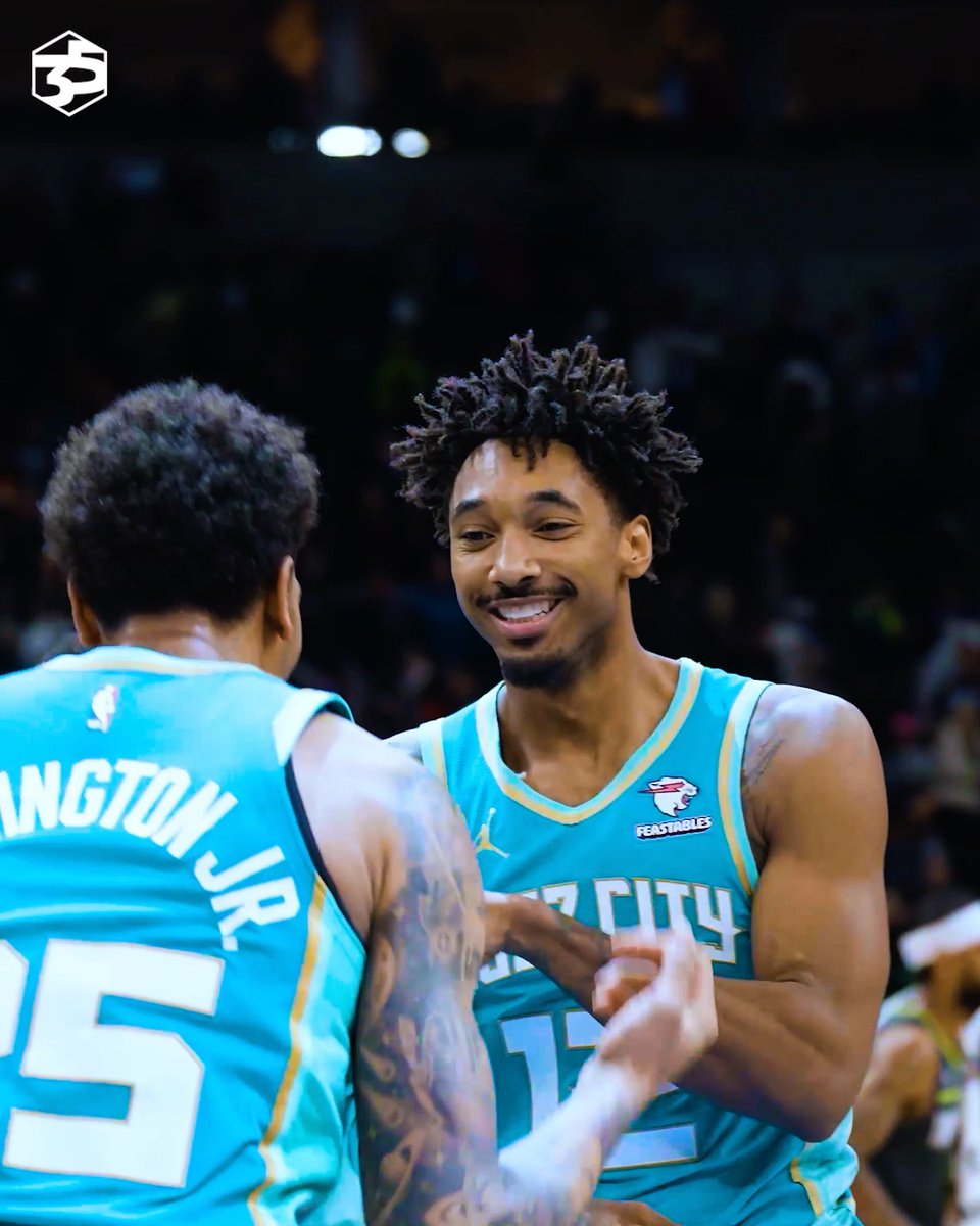 Late-game Leak showed up big Monday night 💪 Watch Leaky and your Hornets take on the Pistons tonight at 7pm! Uno | #LetsFly35