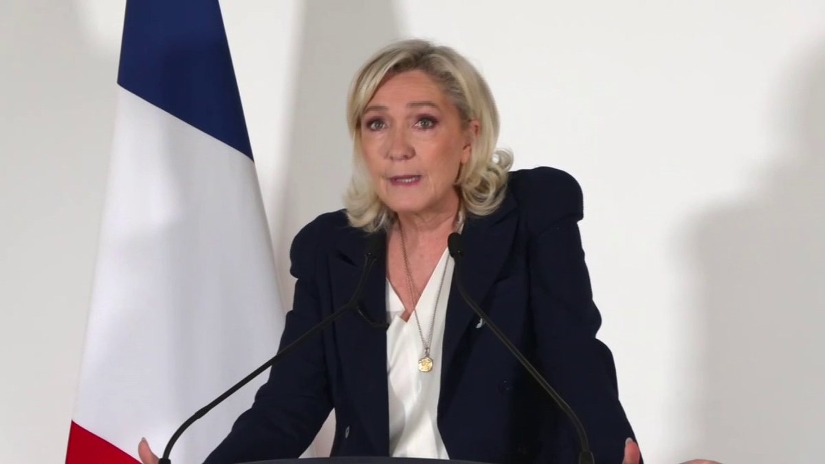 💬 "Il nous apparaît inopportun de prendre cette décision au moment où les Français sont plongés dans une crise de pouvoir d'achat épouvantable" ➡ Marine Le Pen (Marine Le Pen) à propos de l'augmentation des frais de mandat des députés