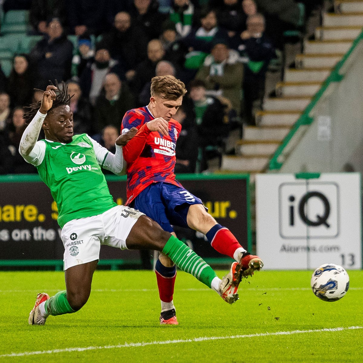 🎯 Lunny with the pass, Ridvan with the finish