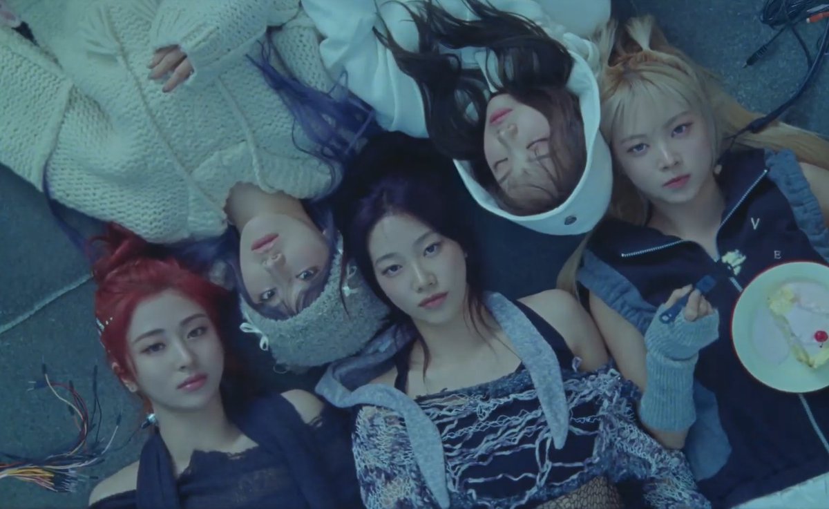 LE SSERAFIM - 3rd Mini Album 'EASY' Album Trailer A "Good Bones" #르세라핌 #LE_SSERAFIM #EASY