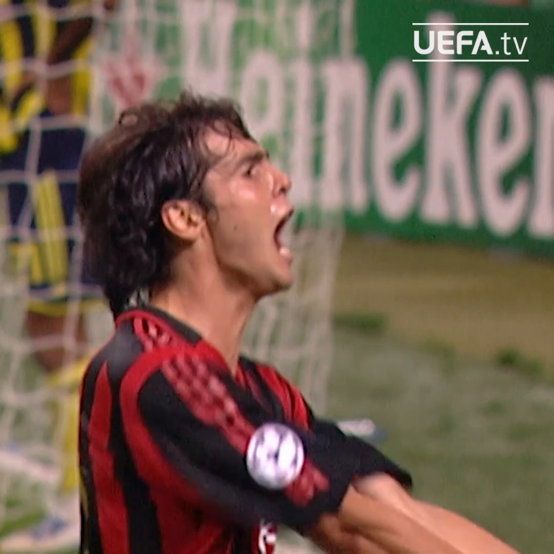 🇧🇷 Kaká just glided on the pitch. ⛸️🥶