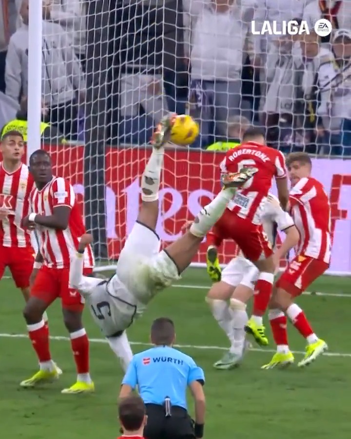 🙄 Madridista, ¿con qué GIF definirías tu reacción si Bellingham hubiera metido esa chilena?