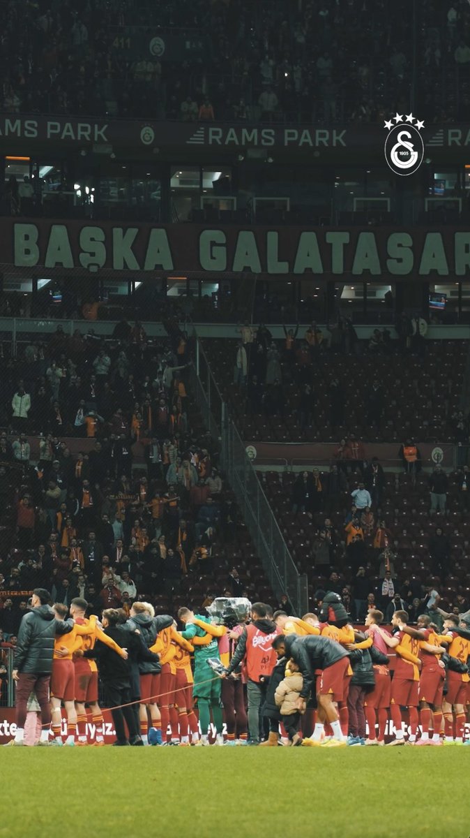 𝗜̇𝘆𝗶 𝗚𝗲𝗰𝗲𝗹𝗲𝗿 𝗚𝗮𝗹𝗮𝘁𝗮𝘀𝗮𝗿𝗮𝘆 𝗔𝗶𝗹𝗲𝘀𝗶 💛❤️ #KenetleninBaşkaGalatasarayYok 🤜🤛