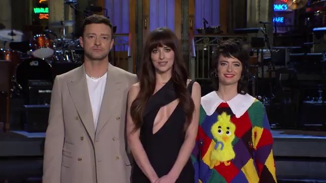 ✨ SATURDAY ✨ Dakota Johnson hosts with musical guest Justin Timberlake!!!