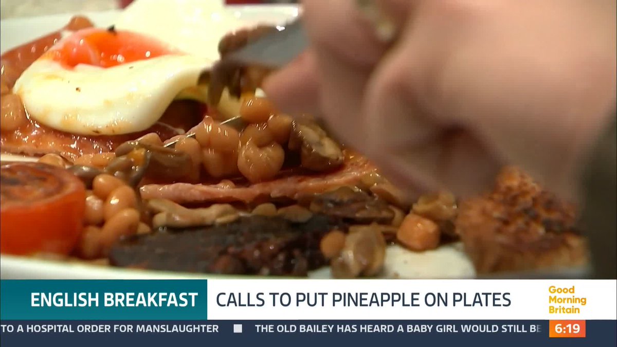 Would you have pineapple with your full English?! 🤨 🍍