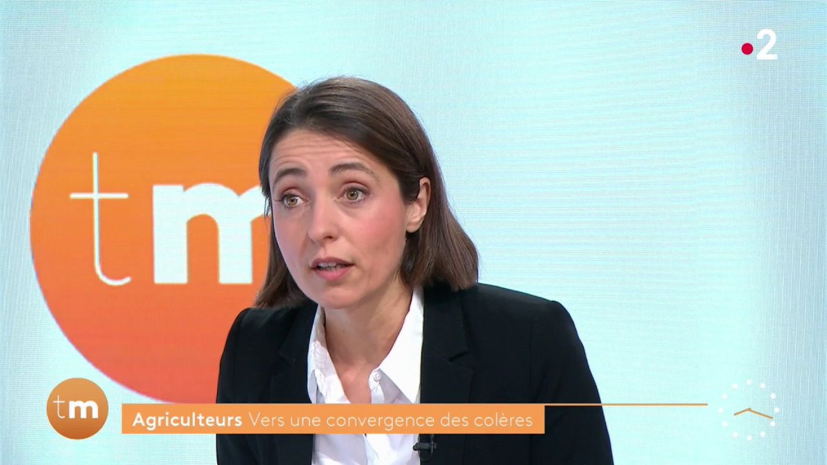 "La prochaine fois, la CGT manifestera avec des tracteurs, ça sera plus peut-être simple" 🔴💬 Sophie Binet appelle Gérald Darmanin à "cesser le deux poids, deux mesures". #8h15 Sophie Binet