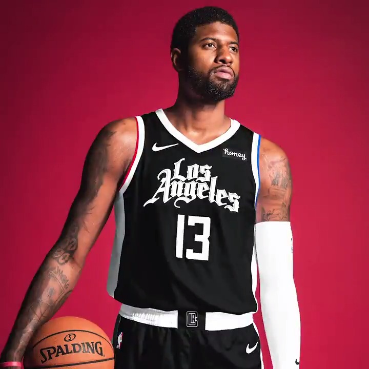 Here’s my first time EVER showing off my jersey swap process 👀 *incoming timelapse* One of my favorite projects I did revealing the City Edition uniforms w/ Andre Robinson for the LA Clippers