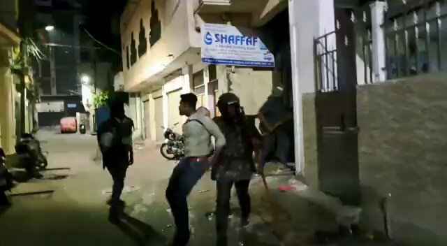 Unbelievable. Indian police following Israeli tactics for local Indian muslim youth harassment. Bombay High Court Please take note.