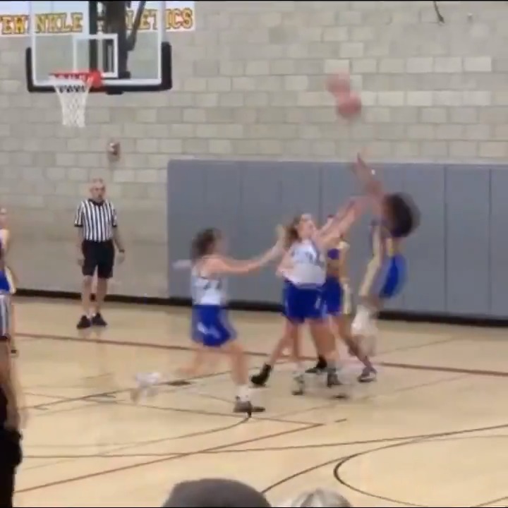 GiGi’s Kobe fadeaway 😭