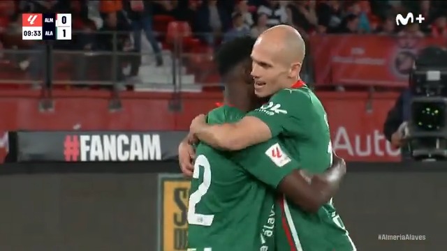 Está el chaval subiéndose al bus camino a Álava y todavía no ha cantado el gol la pava. La gente paga mucha pasta por tener un contenido de calidad, ya está bien de enchufismos MovistarFútbol