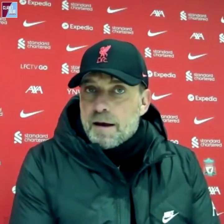 I’ll forever laugh at this video of Klopp failing to understand a word of what this Aston Villa reporter said 😭🤣