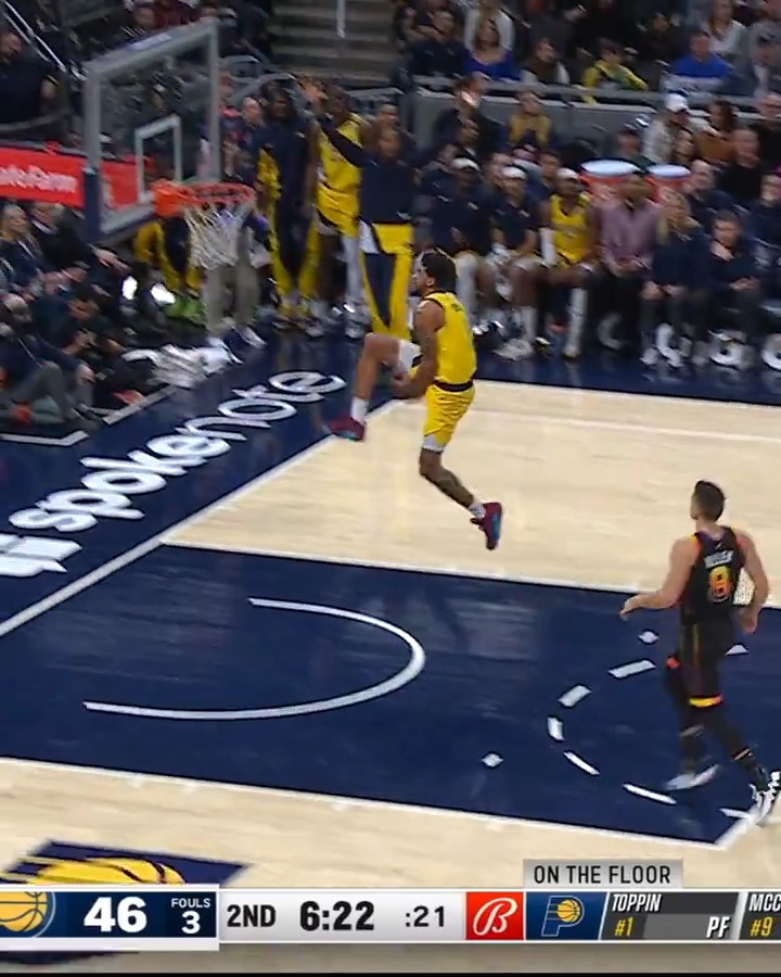 OH MY OBI 🤯 This dunk from Obi Toppin 👀