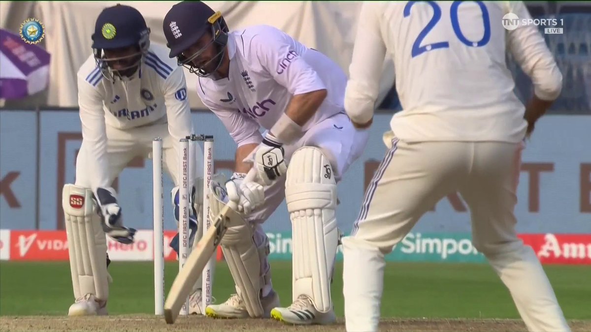 What could Ben Foakes do about this? 😩 #INDvENG
