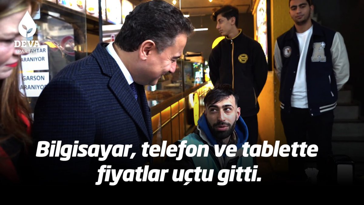 Öğrencilerin en çok ihtiyacı olan bilgisayar, telefon ve tablette fiyatlar uçtu gitti. Ama öğrenciler buna bile üzülemiyorlar çünkü dertleri karınlarını doyurmak, kiralarını ödemek.