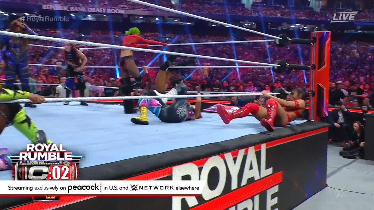 R-Truth just entered the ring during the Women's #RoyalRumble Match! ๐ And ANTLERS!