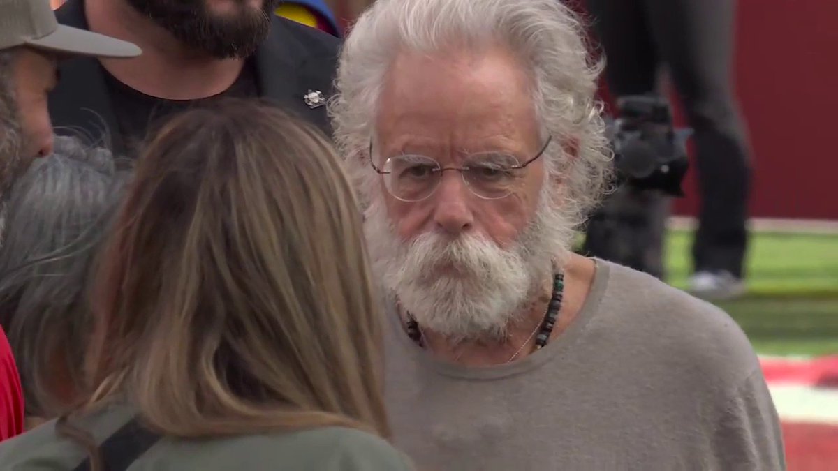 Original Grateful Dead member Bob Weir on the sidelines before today's NFC Championship 🎶 San Francisco 49ers