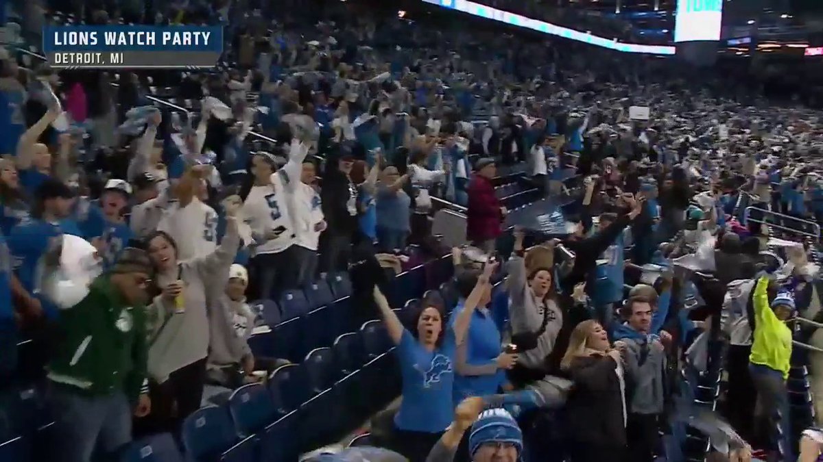 Lions fans are showing OUT with a watch party at Ford Field 🔥📺