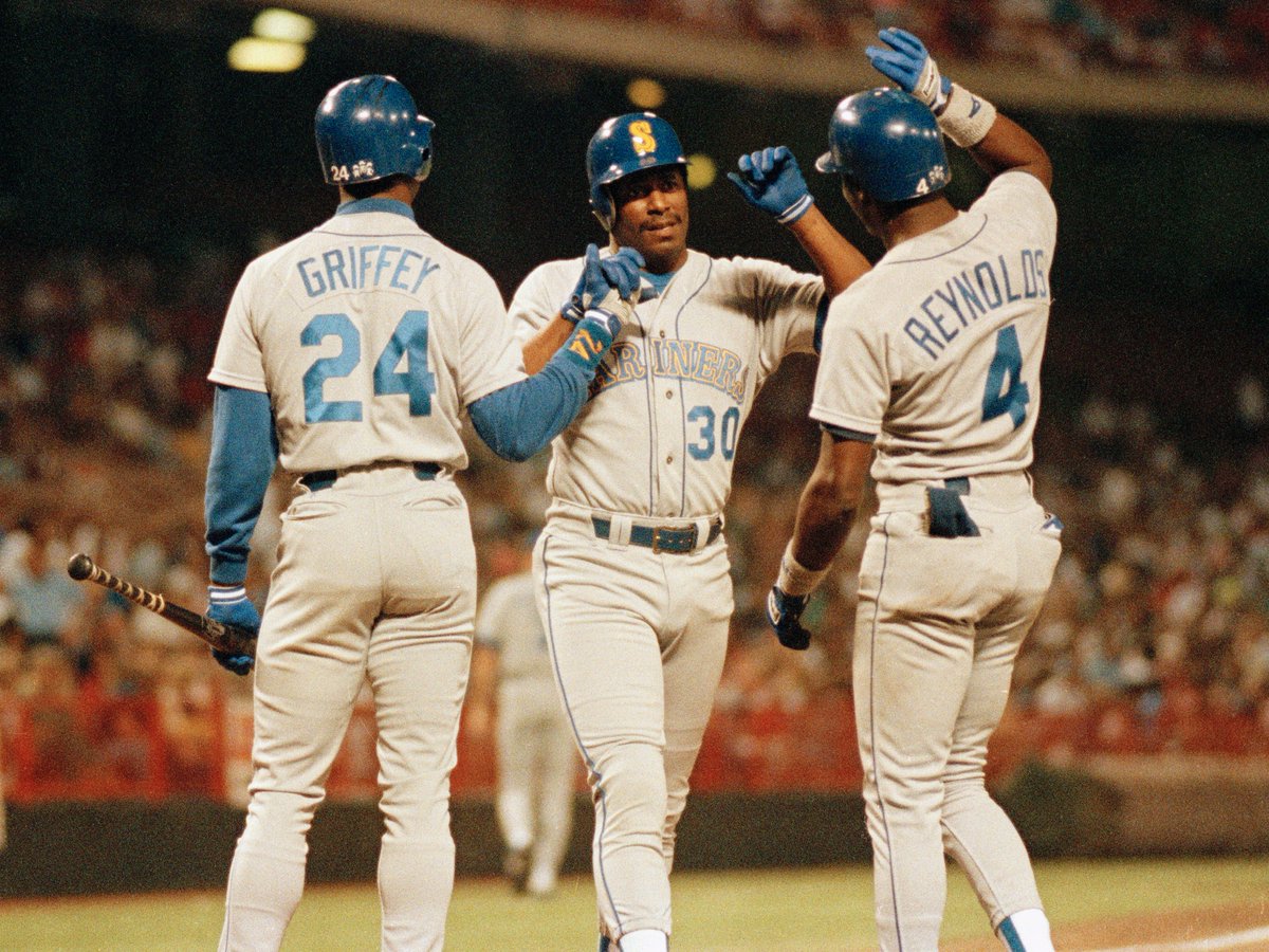 Ken Griffey Sr. and Jr. hitting back-to-back home runs will always be awesome