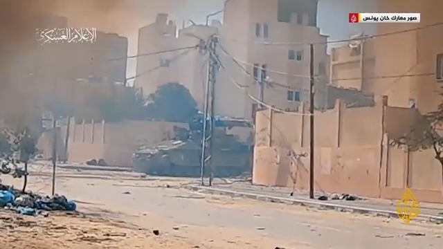 كتائب القسام تبث ما قالت إنها مشاهد لالتحام مقاوميها مع قوات الاحتلال الإسرائيلي في خان يونس #حرب_غزة