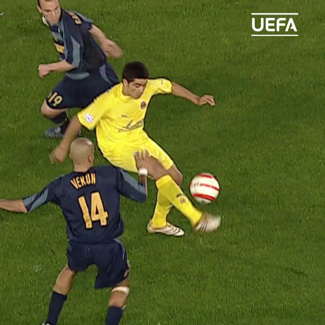😍 ¿Robarle el balón a Riquelme? ⛔ 𝗠𝗶𝘀𝗶𝗼́𝗻 𝗜𝗺𝗽𝗼𝘀𝗶𝗯𝗹𝗲 ⛔ #UCL | Villarreal CF