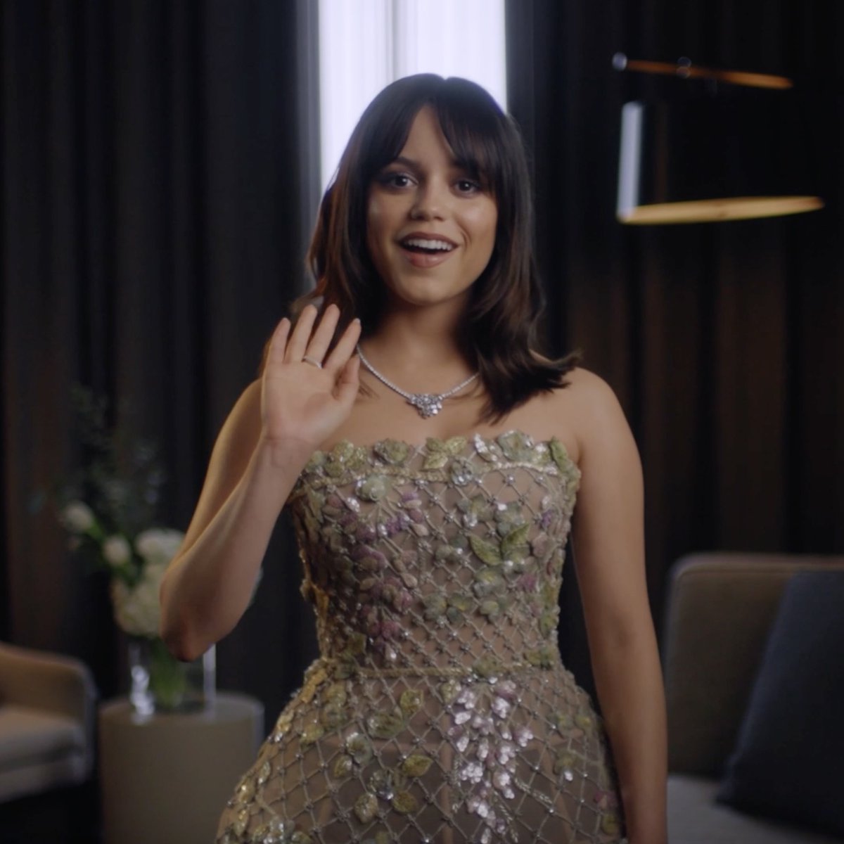 An enchanted evening. Dior global ambassador Jenna Ortega dazzled in a #DiorCouture gown, a fairytale whisper with over 600 hours of floral embroidery, at the star-studded #Emmys2024. Tap on the card to wach the full video. #StarsinDior #75thEmmys