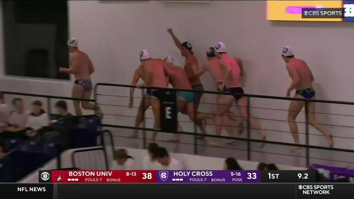 Holy Cross men's swimming &amp; diving tries to distract Boston University at the free throw line 😂😂