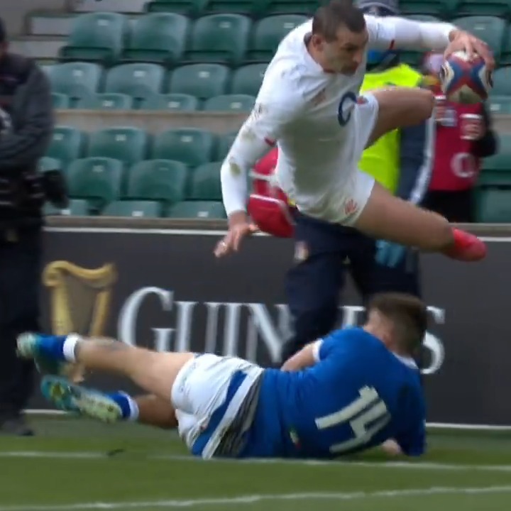 A fantastic finish from @J0nnyMay 👏 Who remembers this try against Italy in 2021? #ITAvENG | #GuinnessM6N