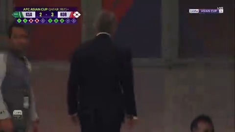 مانشيني مدرب السعودية يغادر الملعب قبل الحسم الرسمي لنتيجة مباراة السعودية وكوريا الجنوبية!!! 😮 ما رأيك بتصرف المدرب الإيطالي؟ ✍️ #كأس_آسيا | #كأس_آسيا2023 | #السعودية_كوريا_الجنوبية #AsianCup2023