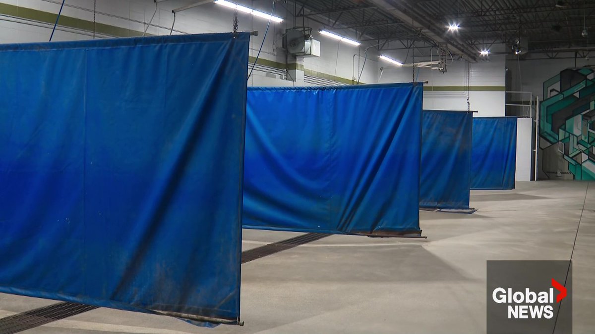 The non-essential water use ban in the Edmonton area means businesses like car washes have been ordered to halt operations — at a time when roads are a mess and business would be booming. Sarah Komadina spoke to an owner about the frustration. #yeg #yegtraffic