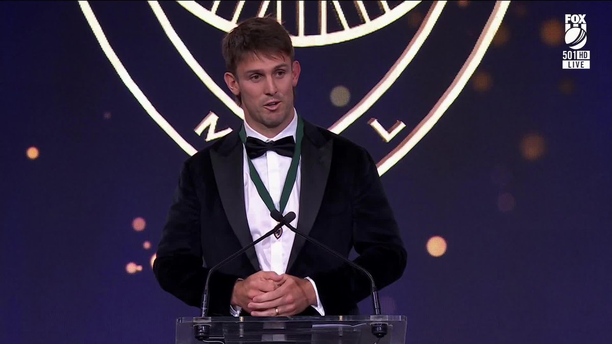 "I'm a bit fat at times and I love a beer..." Mitch Marsh's acceptance speech had it all! #AusCricketAwards