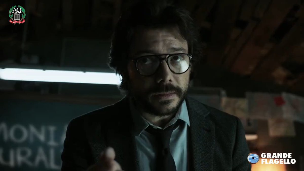 Vittorio Sgarbi entra nel cast della Casa di Carta! Buona visione ✨️-ft AQTR
